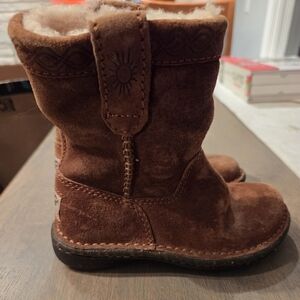 Ugg's kid's brown size 10 suede
